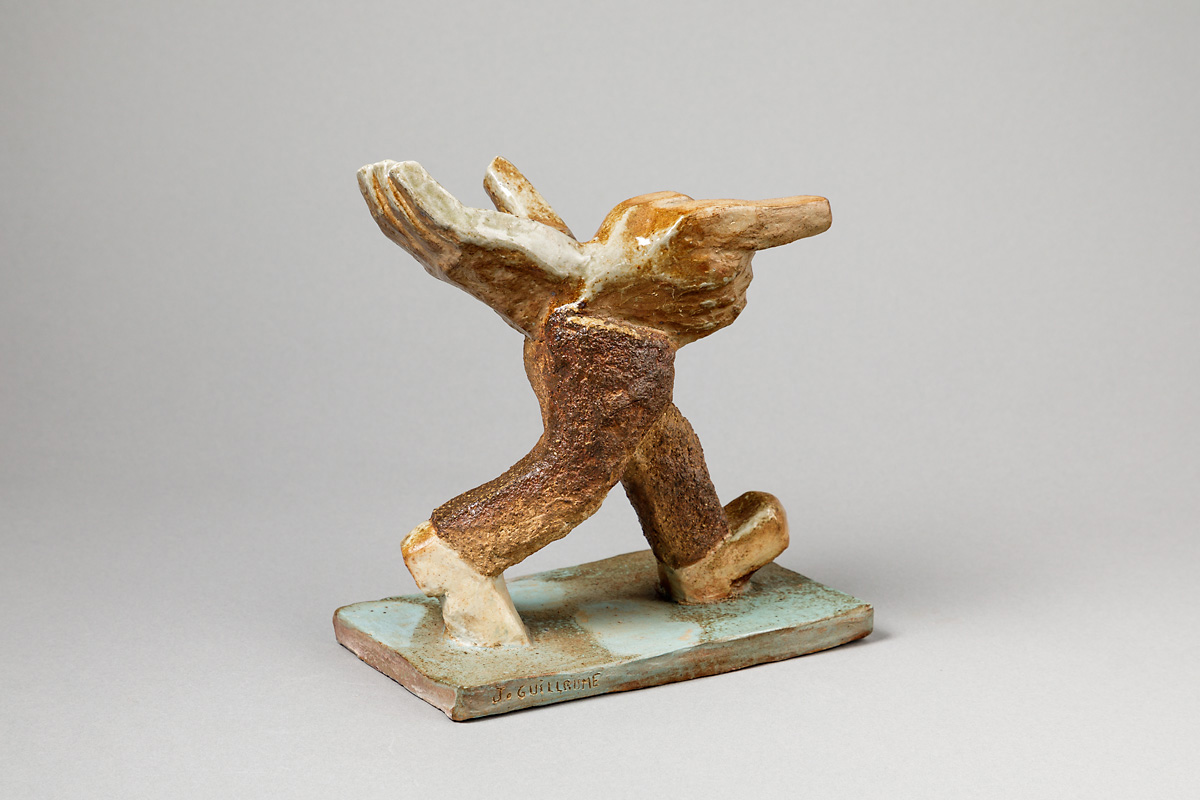 Mains en marche
Sculpture, 2019
Grès engobé hamotté et oxydes
Hauteur: 40 cm
Longueur: 43 cm